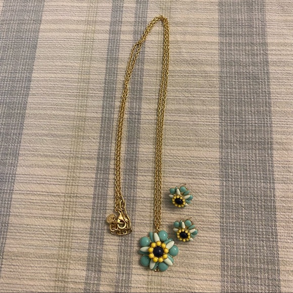Talbots Pendant and Earring Set - Picture 4 of 13